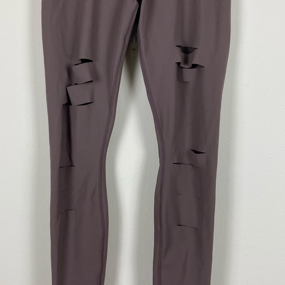 Alo Yoga Warrior Ripped Leggings in Coco Medium - Picture 3 of 9
